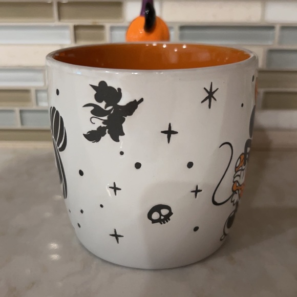 RARE Minnie Mouse Halloween Mug with pumpkin stirrer. - Picture 3 of 5